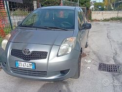Grigio Usata 2008 Toyota Yaris Due volumi | 2000 € (Buon prezzo)