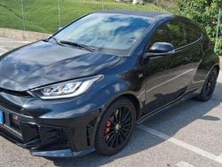 Nero Usata 2024 Toyota Yaris Tre volumi | 50.000 € (Buon prezzo)