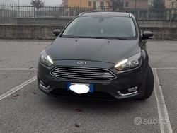 Grigio Usata 2015 Ford Focus Titanium Station wagon | 7000 € (Buon prezzo)