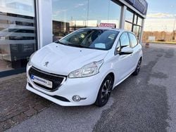 Bianco Usata 2013 Peugeot 208 Active Due volumi | 5300 € (Buon prezzo)