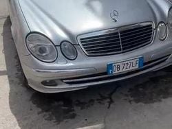 Grigio Usata 2004 Mercedes E270 Tre volumi | 1500 €