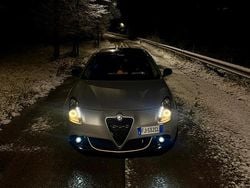 Grigio Usata 2017 Alfa Romeo Giulietta Due volumi | 11.000 € (Buon prezzo)