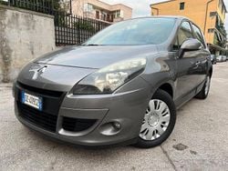 Grigio Usata 2010 Renault Scénic III Luxe Monovolume | 1999 € (Ottimo prezzo)