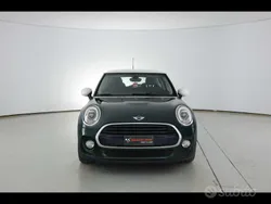 Verde Usata 2017 Mini Cooper D Due volumi | 6890 € (Super prezzo)