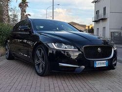 Nero Usata 2016 Jaguar XF R-Sport Tre volumi | 13.500 € (Buon prezzo)