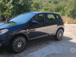 Usata 2010 Nissan Qashqai SUV | 6900 € (Cara)