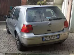 Grigio Usata 2003 VW Golf IV Tre volumi | 3600 € (Cara)