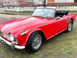 Rosso Usata 1965 Triumph TR4 Cabrio | 36.900 €