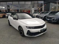 Bianco Nuova 2025 Opel Astra GSe Tre volumi | 32.950 € (Molto cara)