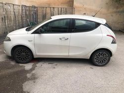 Bianco Usata 2016 Lancia Ypsilon Due volumi | 5900 € (Ottimo prezzo)