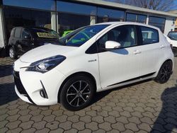 Bianco Usata 2018 Toyota Yaris Hybrid Tre volumi | 10.900 € (Buon prezzo)
