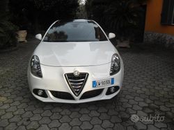 Bianco Usata 2014 Alfa Romeo Giulietta Exclusive Due volumi | 7000 € (Buon prezzo)