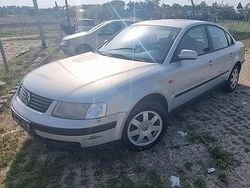 Grigio Usata 1998 VW Passat Tre volumi | 1500 € (Buon prezzo)