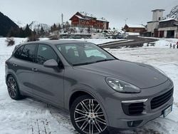 Grigio Usata 2015 Porsche Cayenne SUV | 25.300 € (Buon prezzo)