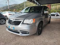 Grigio Usata 2015 Lancia Voyager Platinum Monovolume | 9900 € (Buon prezzo)