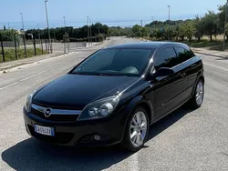 Usata 2005 Opel Astra GTC Cosmo Tre volumi | 2900 € (Cara)