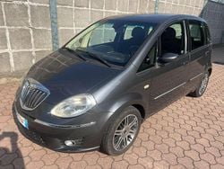 Grigio Usata 2008 Lancia Musa Monovolume | 3300 € (Buon prezzo)
