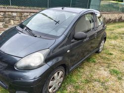 Grigio Usata 2009 Toyota Aygo Due volumi | 4200 € (Buon prezzo)