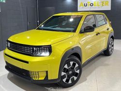 Giallo Nuova 2025 Fiat Grande Panda Icon Due volumi | 19.900 € (Ottimo prezzo)
