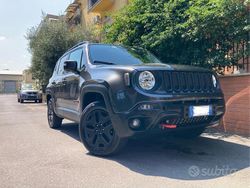 Grigio Usata 2017 Jeep Renegade Trailhawk SUV | 17.900 € (Cara)