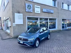 Verde Usata 2024 VW T-Roc Life SUV | 27.000 € (Buon prezzo)