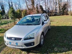 Grigio Usata 2005 Ford Focus Station wagon | 1000 € (Buon prezzo)