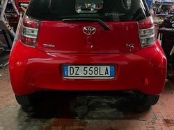 Rosso Usata 2010 Toyota iQ Due volumi | 11.000 €
