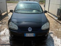 Nero Usata 2006 VW Golf V Tre volumi | 1990 € (Ottimo prezzo)