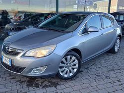 Grigio Usata 2011 Opel Astra Cosmo Tre volumi | 4900 € (Molto cara)