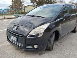 Nero Usata 2013 Peugeot 5008 Allure Monovolume | 3500 € (Buon prezzo)