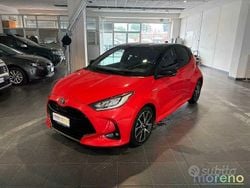 Rosso Usata 2021 Toyota Yaris Hybrid Due volumi | 16.990 € (Buon prezzo)