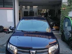 Blu/azzurro Usata 2015 Dacia Sandero Lauréate Tre volumi | 6500 € (Buon prezzo)