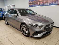 Grigio Usata 2023 Mercedes A180 AMG Line Premium Tre volumi | 34.500 € (Buon prezzo)