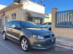 Antracite(met.) Usata 2012 VW Polo Highline Tre volumi | 6800 € (Buon prezzo)