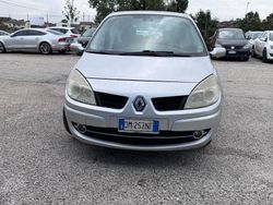 Grigio Usata 2008 Renault Scénic Monovolume | 2300 €