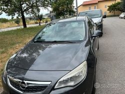 Grigio Usata 2010 Opel Astra Sport Tre volumi | 2500 € (Buon prezzo)