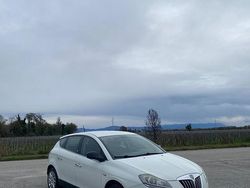 Bianco Usata 2011 Lancia Delta Silver Due volumi | 3700 € (Buon prezzo)