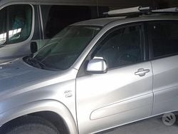 Grigio Usata 2004 Toyota RAV4 SUV | 6000 € (Molto cara)