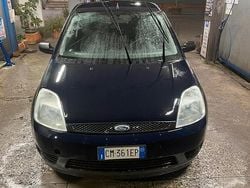Nero Usata 2004 Ford Fiesta Due volumi | 2100 € (Buon prezzo)