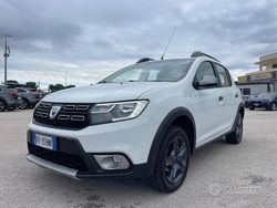 Bianco Usata 2017 Dacia Sandero Stepway Tre volumi | 8800 € (Cara)