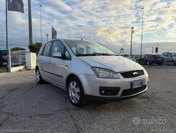 Usata 2004 Ford C-MAX Ghia Monovolume | 1800 € (Cara)