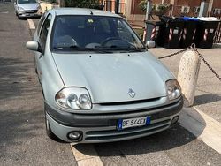 Grigio Usata 1999 Renault Clio II Due volumi | 2200 €