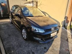 Nero cinema metallizzato Usata 2011 VW Polo Highline Tre volumi | 3800 € (Buon prezzo)