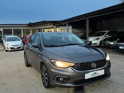 Grigio Usata 2016 Fiat Tipo Lounge Tre volumi | 6490 € (Buon prezzo)