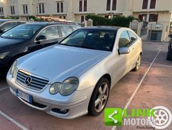 Argento metallizzato Usata 2004 Mercedes C220 Avantgarde Tre volumi | 2900 € (Ottimo prezzo)