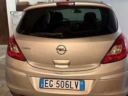 Grigio Usata 2011 Opel Corsa Club Tre volumi | 3900 € (Buon prezzo)