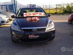 Nero Usata 2010 Ford Focus Tre volumi | 3799 € (Buon prezzo)
