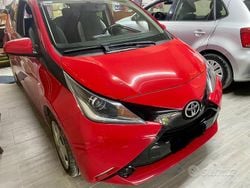 Rosso Usata 2017 Toyota Aygo Due volumi | 8200 € (Buon prezzo)
