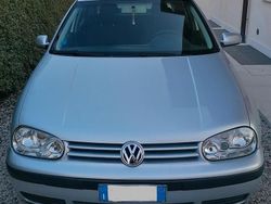 Grigio Usata 2003 VW Golf IV Comfortline Tre volumi | 2500 € (Buon prezzo)