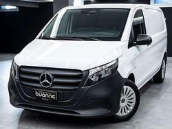 Bianco metallizzato Usata 2024 Mercedes Vito Furgone | 31.999 €